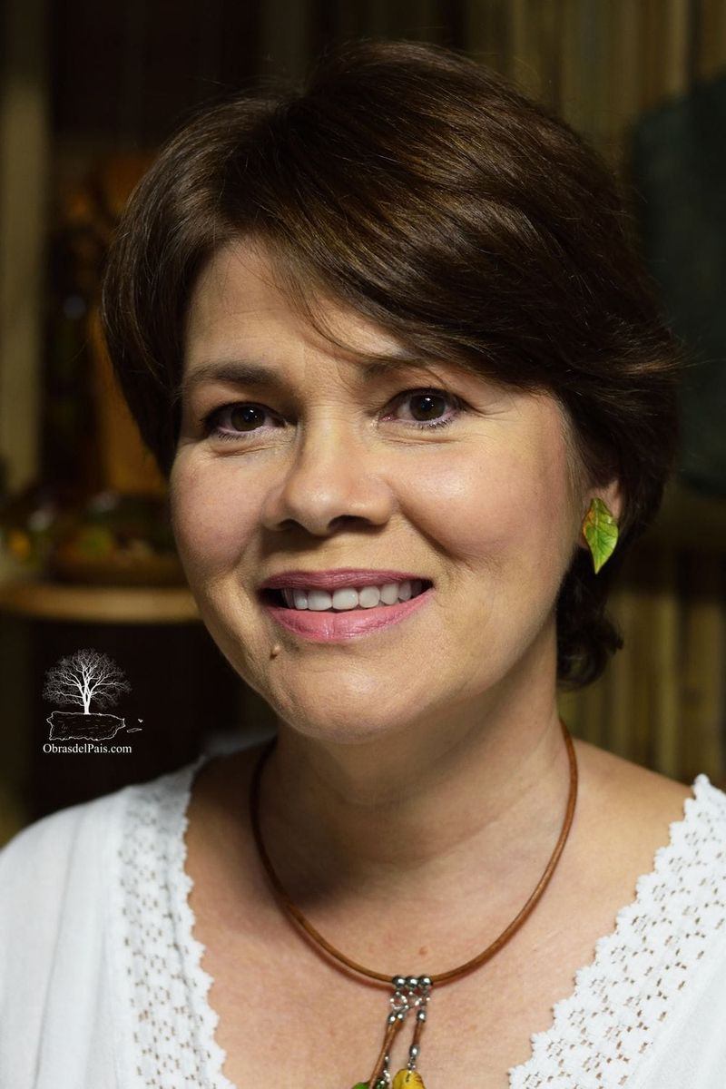 Retrato de Wanda Ramírez, artesana del cuero de Cabo Rojo