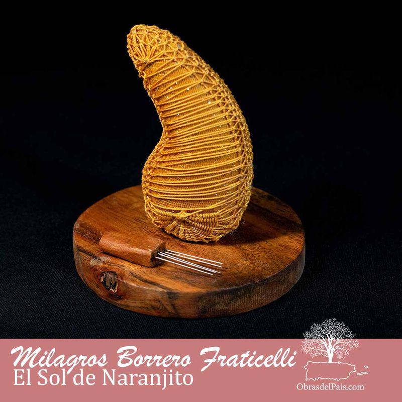 Pieza tridimensional confeccionada en hilo por Milly Borrero Fraticelli