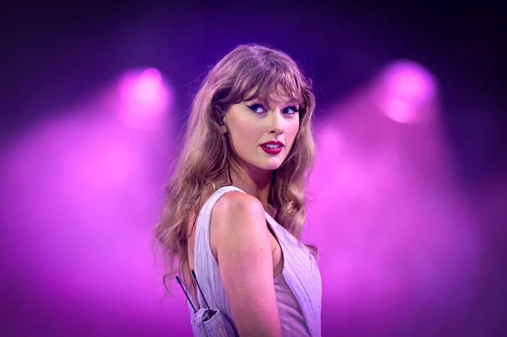 50+ Quotes by Taylor Swift About Life, Fame, and Artistry