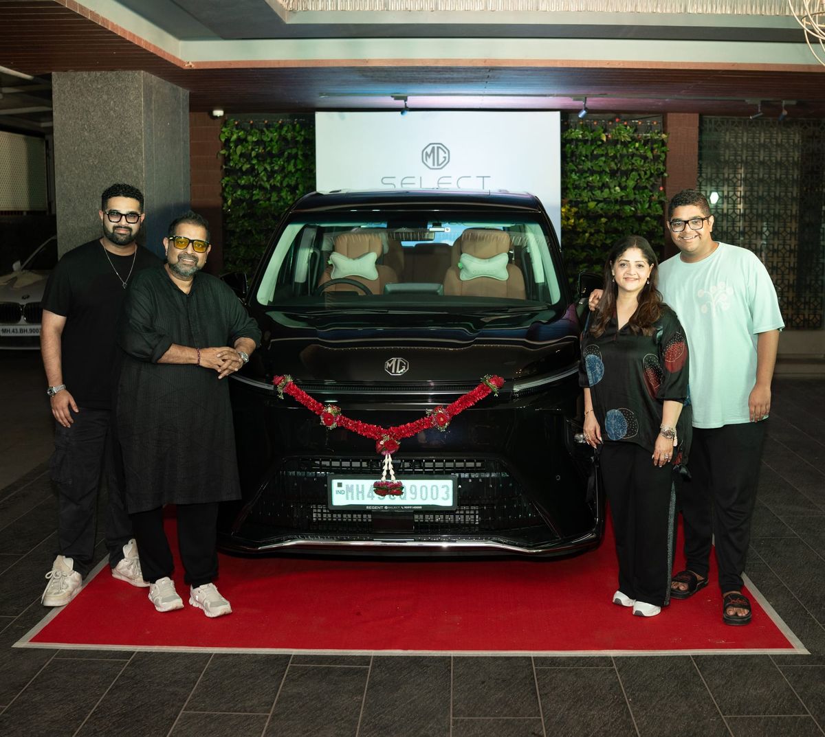 JSW MG Motor India Delivers the Presidential MG M9 to Shankar Mahadevan