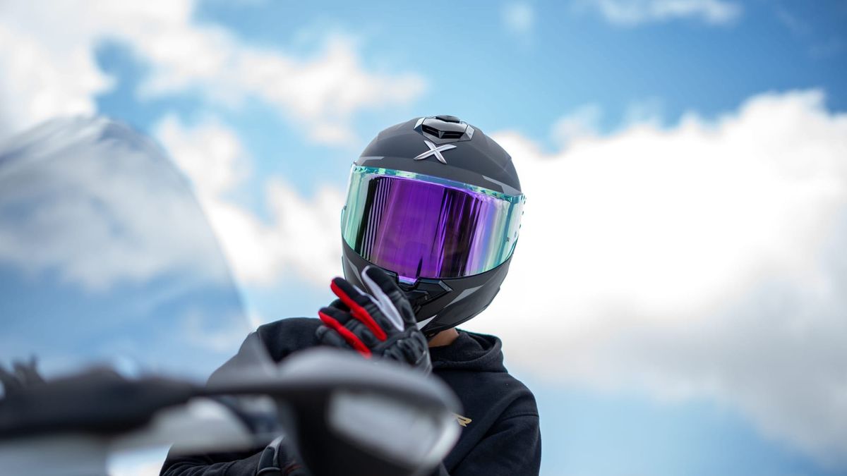 Vega Auto's AXOR makes local visors