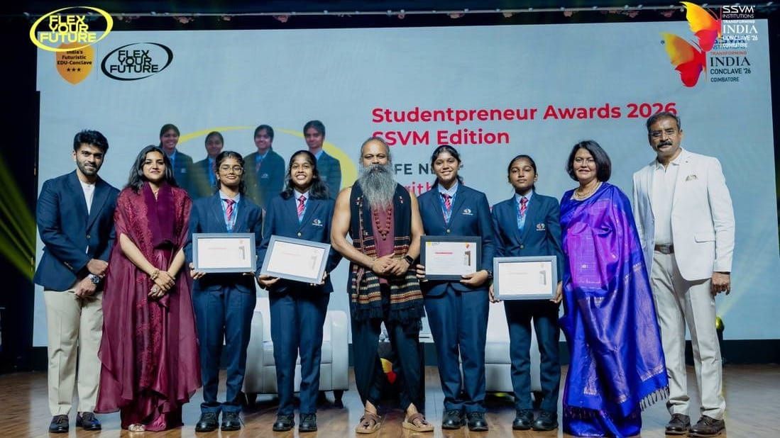 Student teams share INR 2.25 lakh at the SSVM Transforming India Conclave