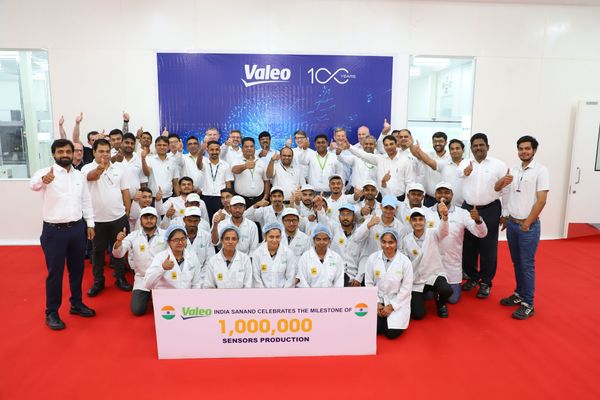 Valeo celebrates one million ultrasonic sensors production