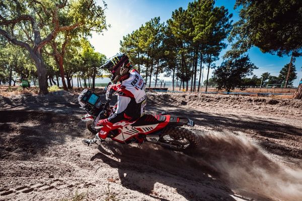 Team Hero Motosports Team rally off