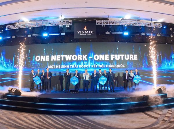 Vinmec launches Vietnam's robotic surgery network