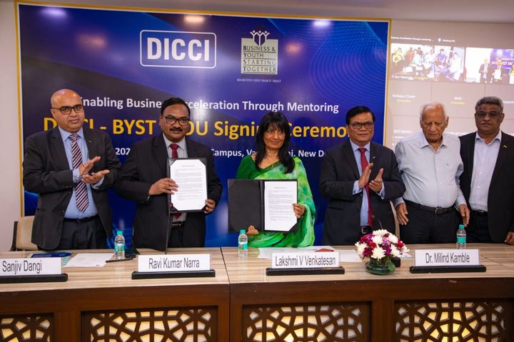 India’s largest Dalits’ Industry body and a grassroots movement sign an MoU to make 5000 Dalit youth job creators