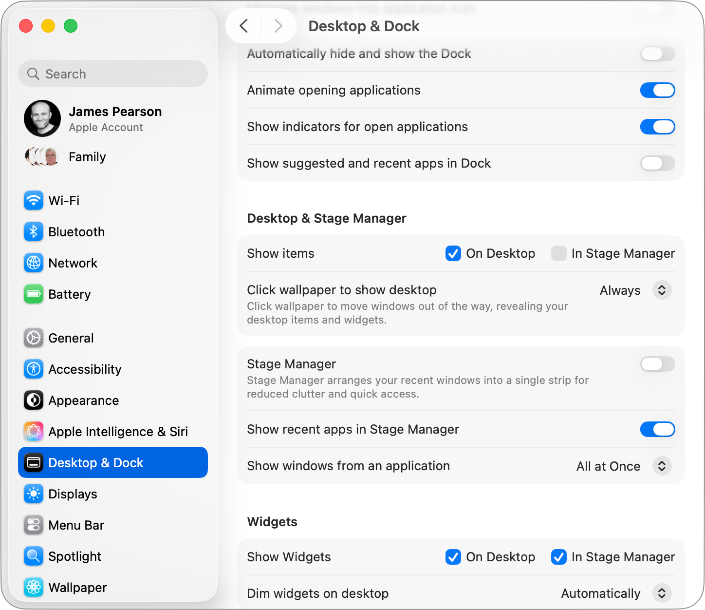 The&nbsp;Stage Manager&nbsp;option displayed in the settings menu for&nbsp;Desktop & Dock&nbsp;with the option to turn on or off. Other options are present to customise the tool.
