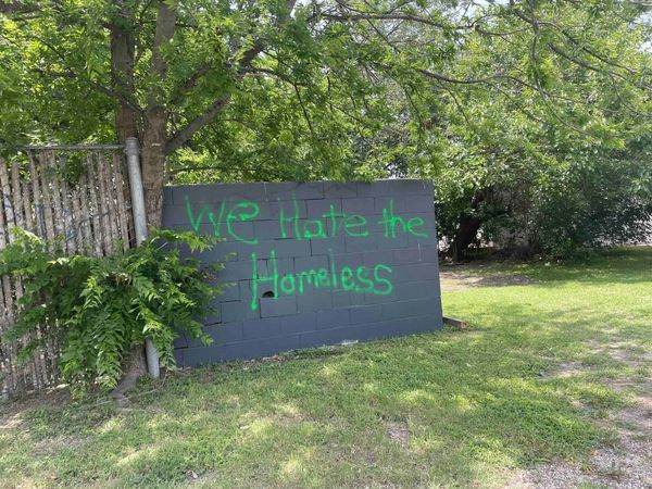 Abbott's uncooperative encampment strategy