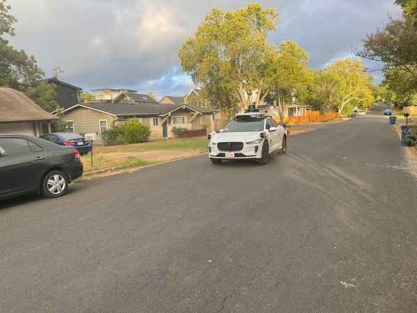 APD vs AVs