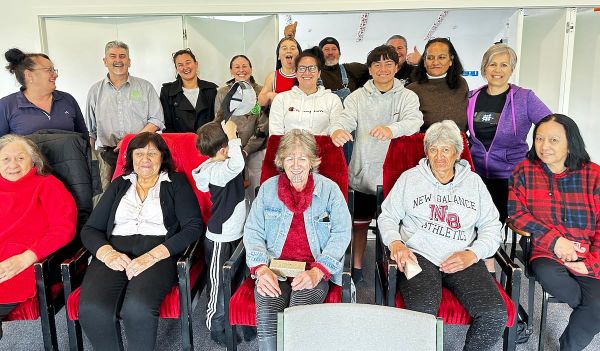 Positive ideas, discussion at Te Aka Tairoa wānanga