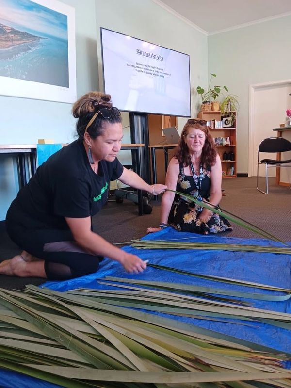 Raranga, whanaungatanga at Tauwhiro
