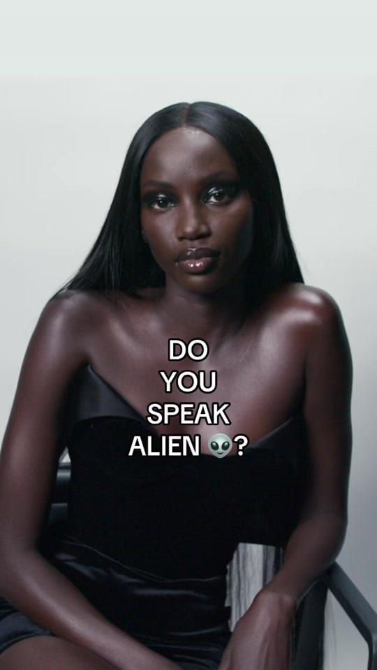 All Mugler Aliens please attend to this Leçon de Français with -