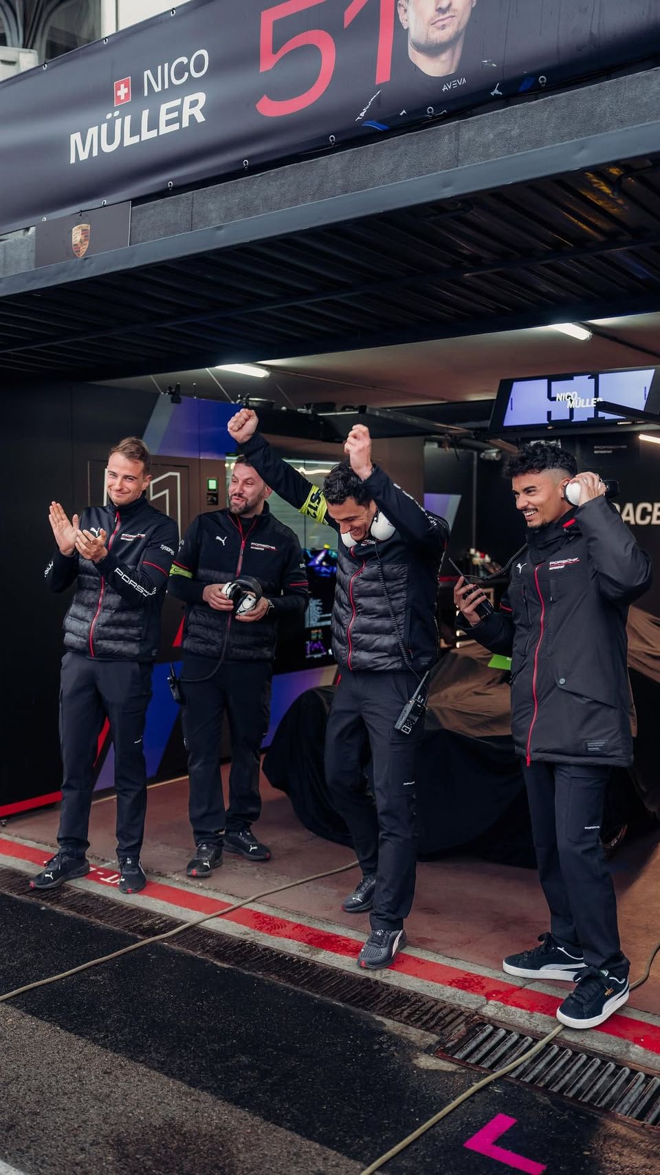 📸 @Porsche Motorsport : « The idea seemed simple at first… 😂 Can you guess what ‘Streichholzschächtelchen’ means? 👇 »