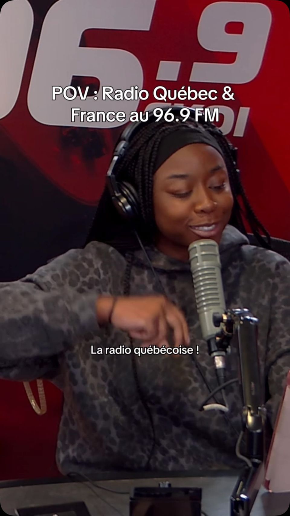 📸 @Amorella : « On l’a fait ! L’imitation de radio à la vraie radio !! Merci CKOI ! »