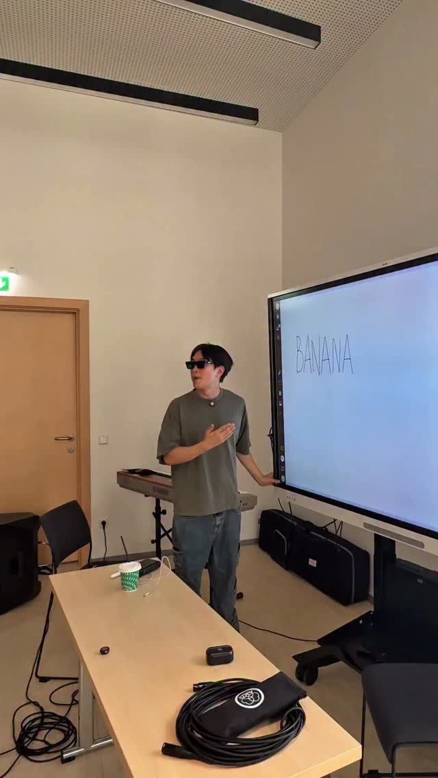 📸 @Dharni : « Banana lesson »