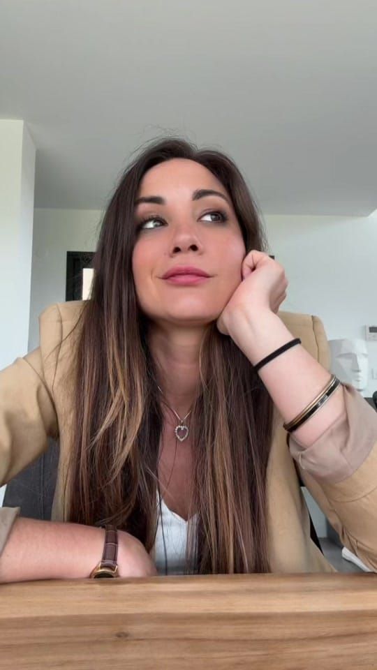🎬 @mamanpeteunplomb — Funny : « Aujourd’hui on m’a dit que j’étais belle… 😂 »