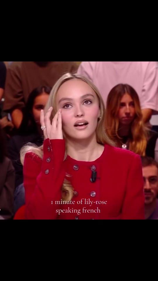 🎬 @ajkllvr — Pronunciation : « could listen to her all day »