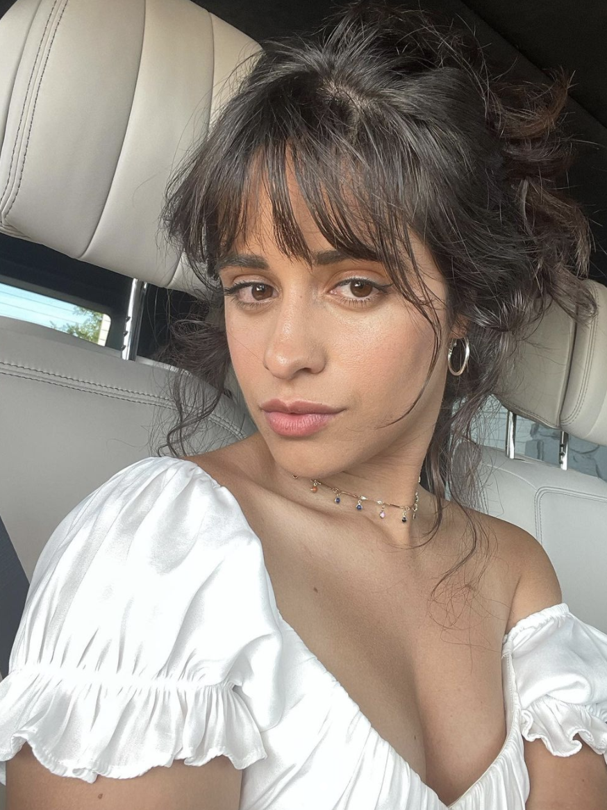 Camila Cabello se convierte en Cenicienta y así se ve