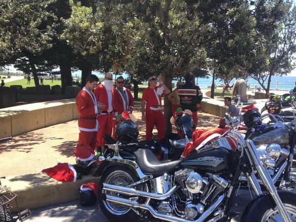 Santas on Harley Davidsons!