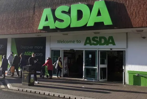 Shop workers punched, kicked and hit with trolley in Asda Arnold theft confrontation as police release CCTV image