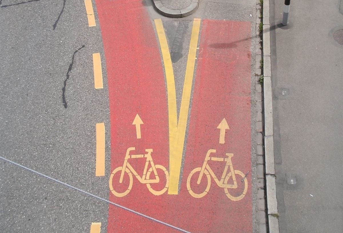 Altstetten's Parking War: 240 Spaces to Go for Bike Lanes