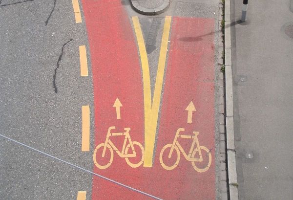 Altstetten's Parking War: 240 Spaces to Go for Bike Lanes