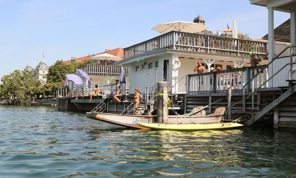 Lake Zürich Swimming Season Opens Early After Warmest April on Record