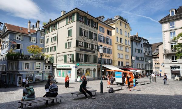 Undercover Officer's Chance Encounter Exposes Illegal Zürich Brothel