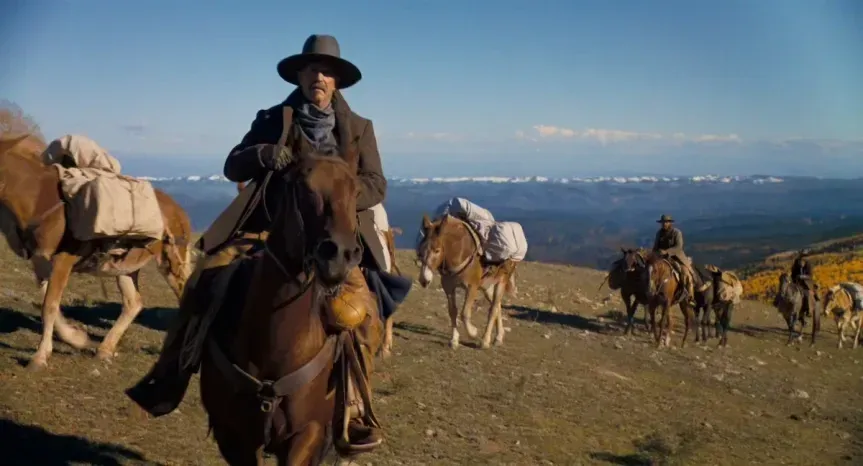 Kevin Costner riding a horse in Horizon: An American Saga Part 1