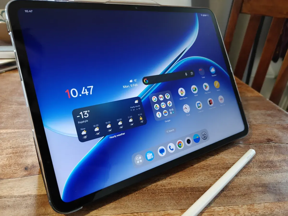 The OnePlus Pad Go 2 tablet on a wooden table.
