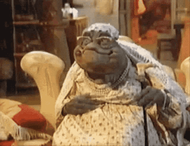 Animated gif of the grandmother from the show Dinosaurs