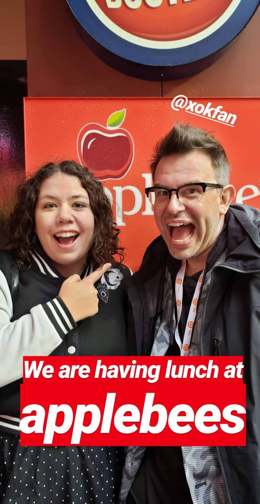  Elizabeth and Kevin Fanning standing in front of an Applebee’s with the helpful caption “We are having lunch at applebees” 