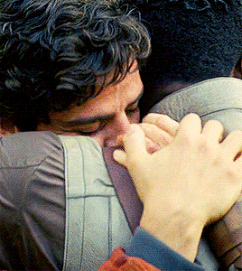  Poe hugs Finn 