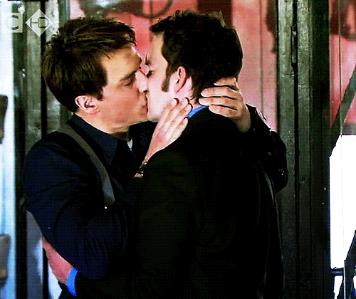 Jack and Ianto smoochin’