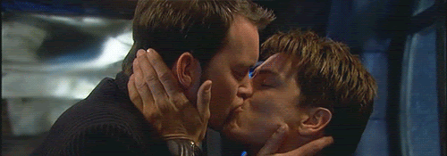 Jack and Ianto make out 