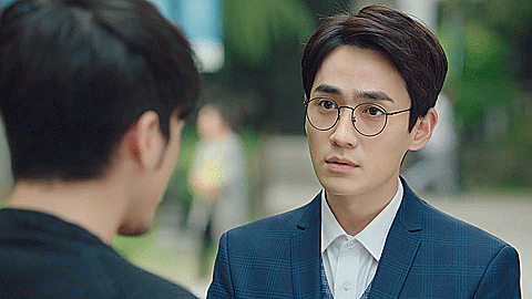 Animated gif of Zhao Yunlan and Shen Wei from Guardian looking at each other