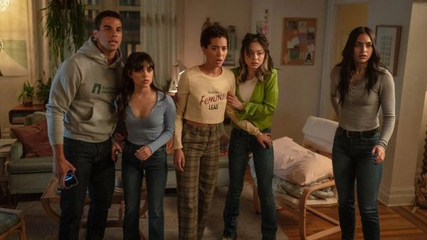 Still from Scream featuring Mason Gooding, Jenna Ortega, Jasmin Savoy Brown, Devyn Nekoda, and Melissa Barrera.