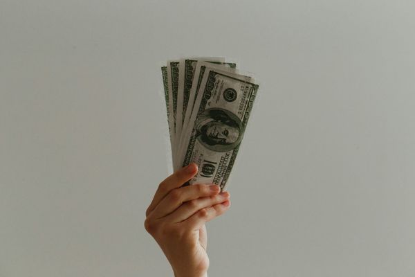 做保險人工有幾高？認識Agent、Broker、MDRT收入結構與風險