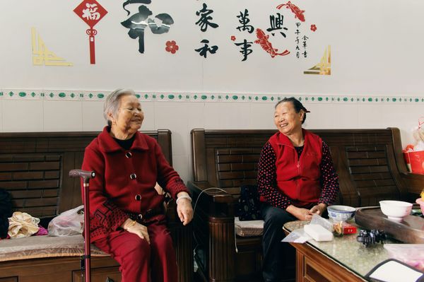 80歲老人保險：高齡長者還需要保險嗎？自願醫保、意外保及年金產品逐一分析