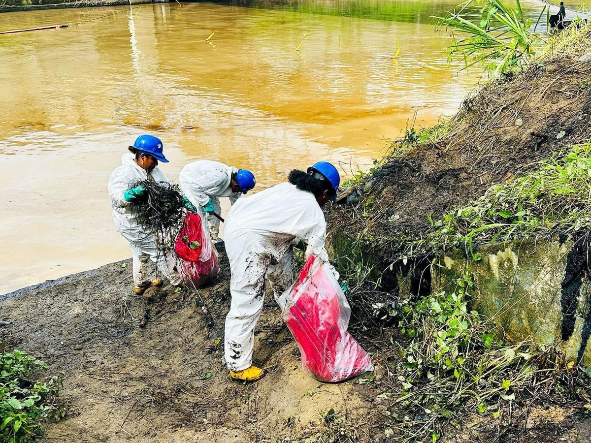 Emergencia ambiental en Esmeraldas, por el derrame de petróleo