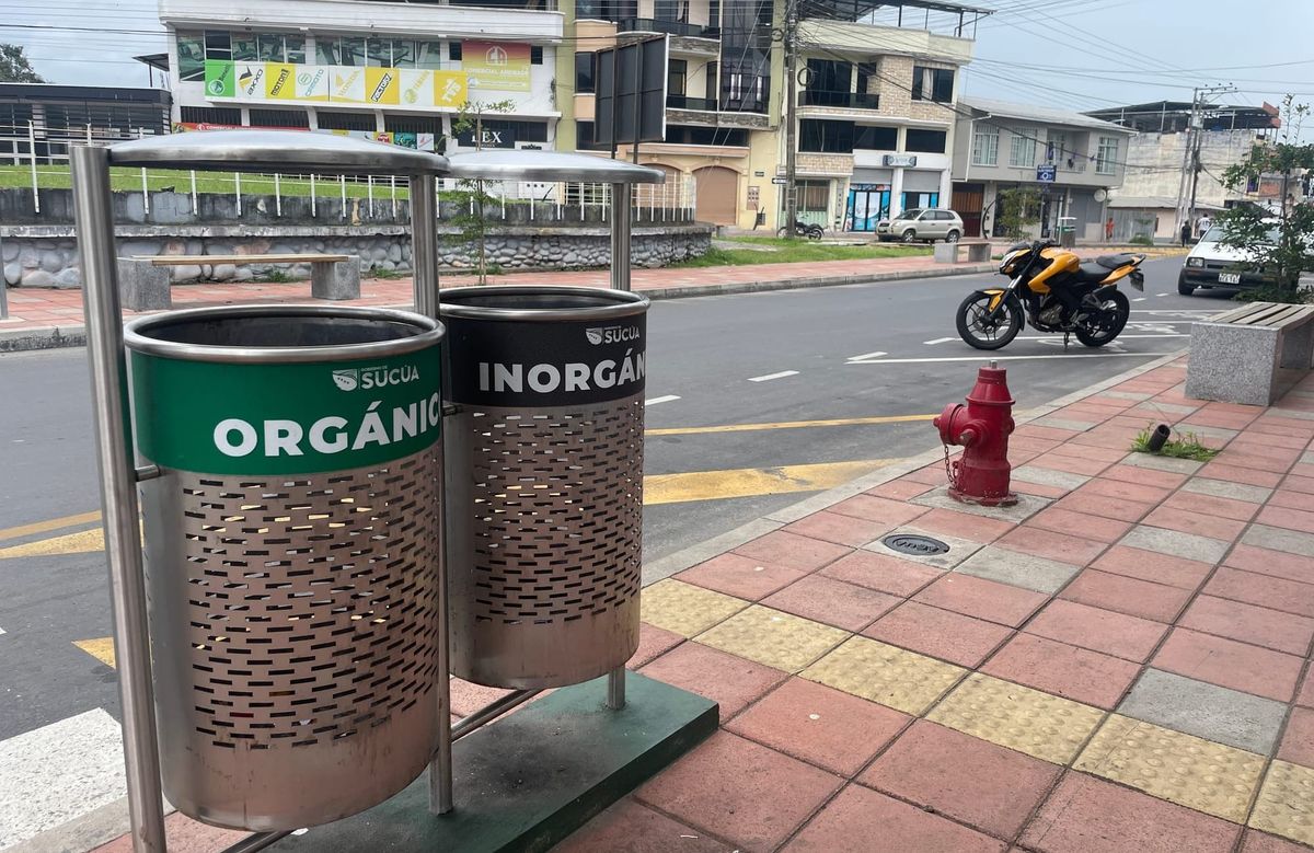 El reciclaje en hogares retrocede y los residuos peligrosos siguen en la basura