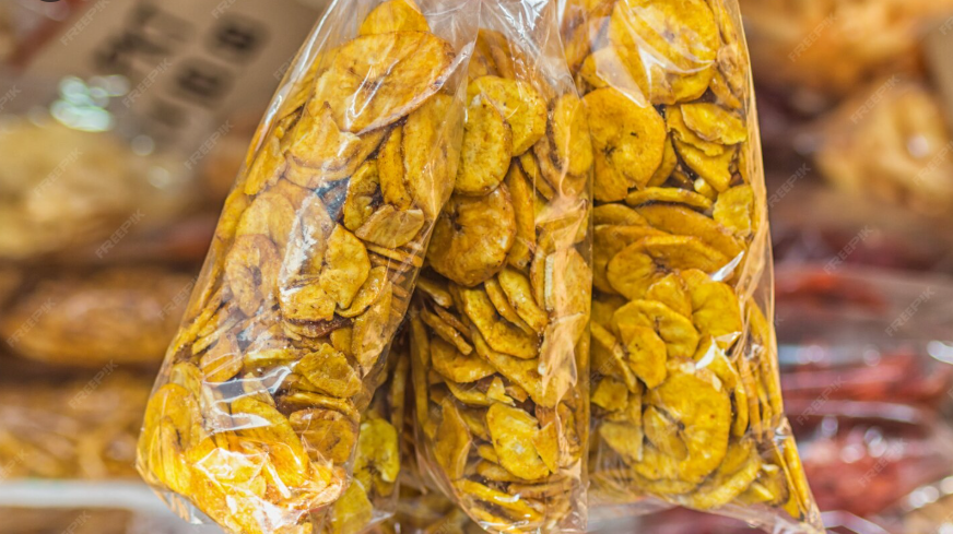 Microplásticos en sal y chifles, según dos estudios en Guayaquil