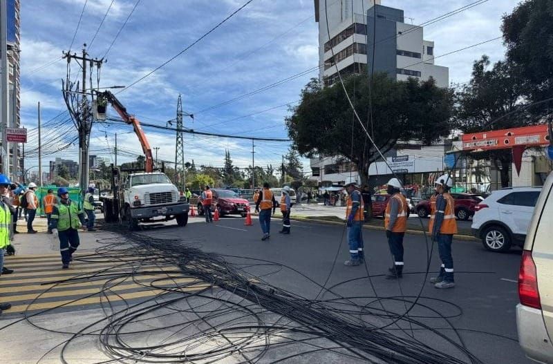 El soterramiento en Quito crece; el peso de los 'tallarines' también