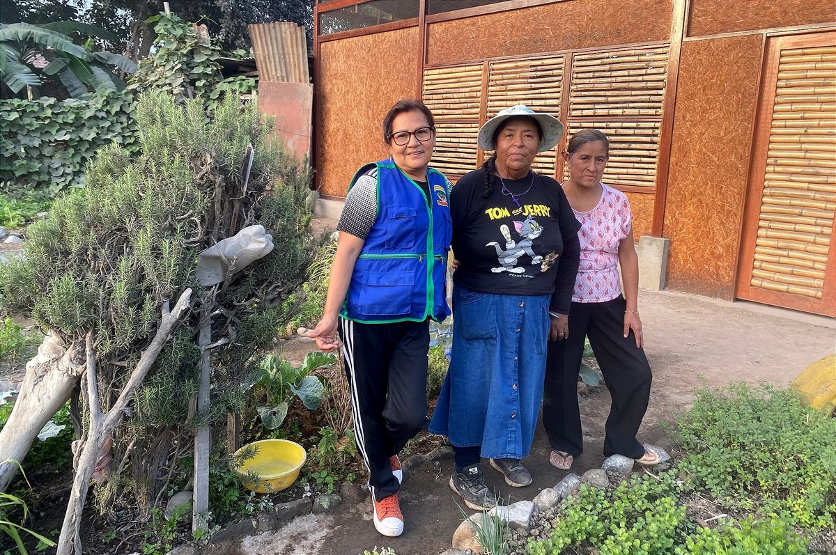 Mujeres convierten basurales y arenales en huertos comunales