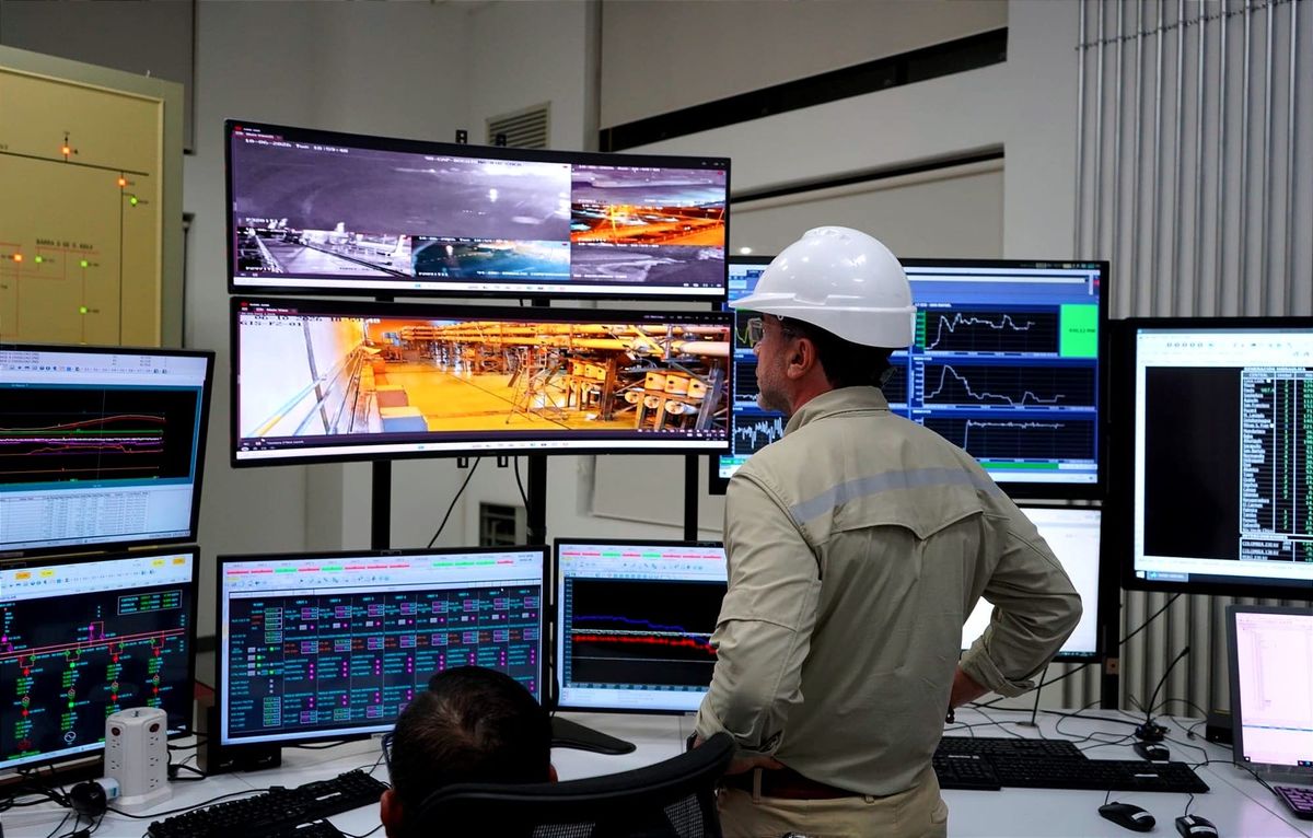 Ecuador ya no apuesta a traer la electricidad desde Colombia