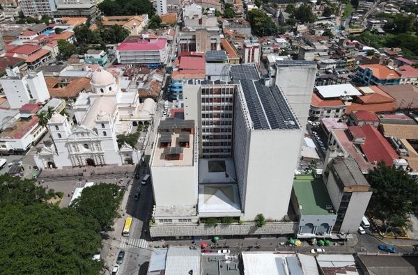 Hondureños usan energía solar por la crisis, pero aún es cara