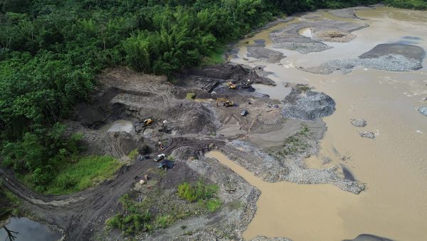 Grave devastación ambiental por minería en el río Santiago