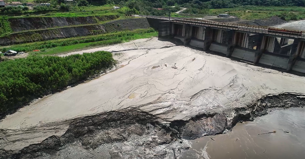 'Esperar el colapso o trabajar en conjunto para equilibrar al Coca'