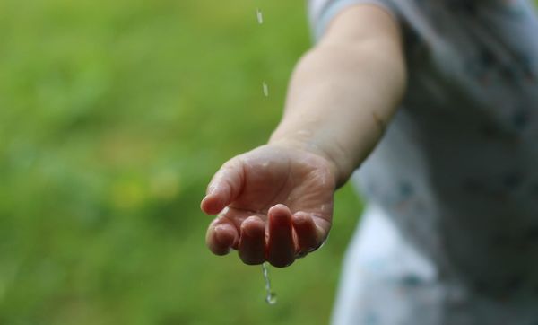 El agua potable, clave para prevenir la desnutrición infantil