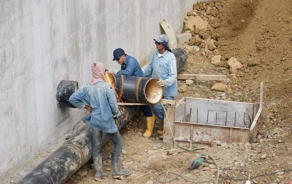 Contraloría detecta fallas en obras de agua potable en 17 provincias